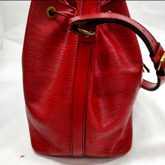 - Louis Vuitton LV Shoulder Bag M44107 Petit Noe Red Epi made in France 🇫🇷 - Picture 6 of 8